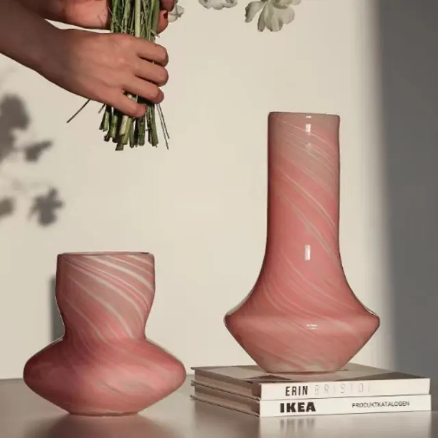 Vase en verre rayé à fond conique rond plat rose-Vase floral de haute qualité à décoration douce de style Ins