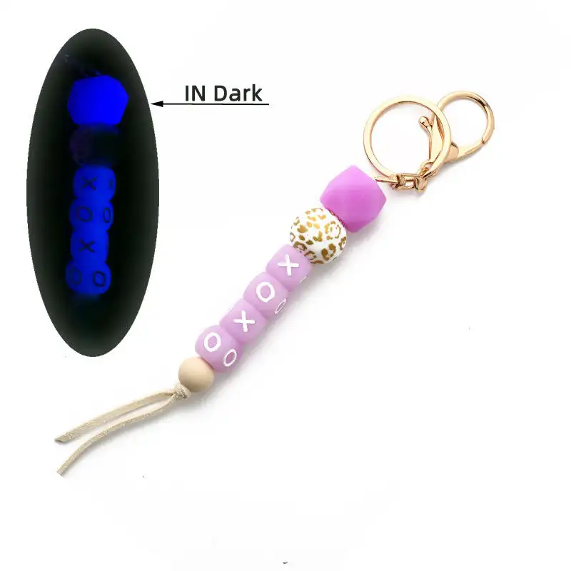 2023 nouveau créatif coloré Silicone perles lanière lumineux porte-clés femmes Halloween pendentif voiture bracelet Fluorescent porte-clés