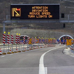 Segnaletica stradale esterna a Led per segnali stradali schermo messaggio di scorrimento guida del traffico a scorrimento a Led messaggio di visualizzazione dello schermo - Product Image 1