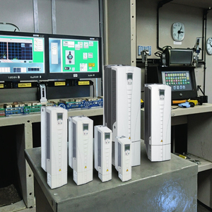 Nuovo unità Inverter e programmabile con servomotore modulo PAC & dedicato PLC Controller ACS880-01-09A4-3 + E200 - Product Image 3