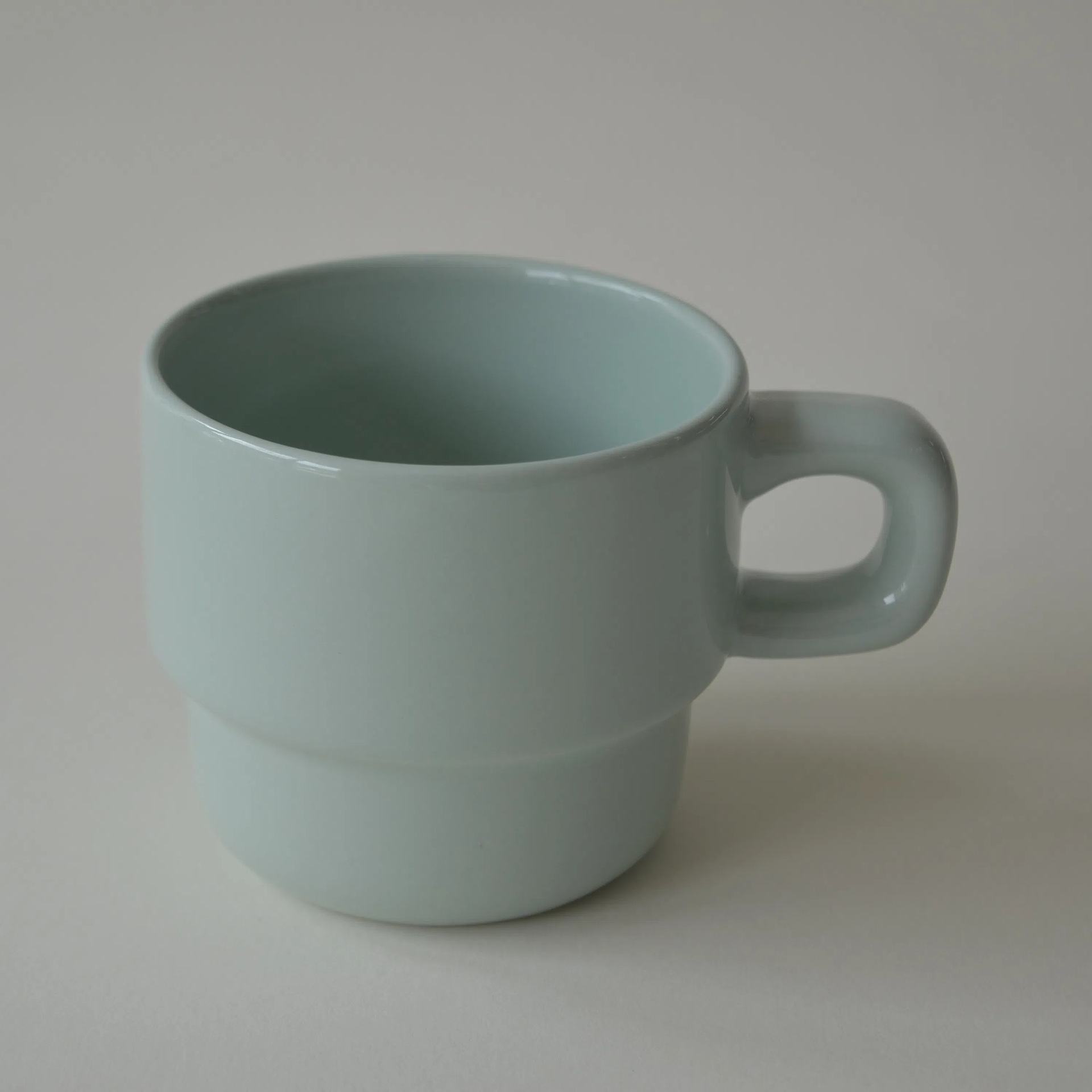 Lago azul taza desnuda