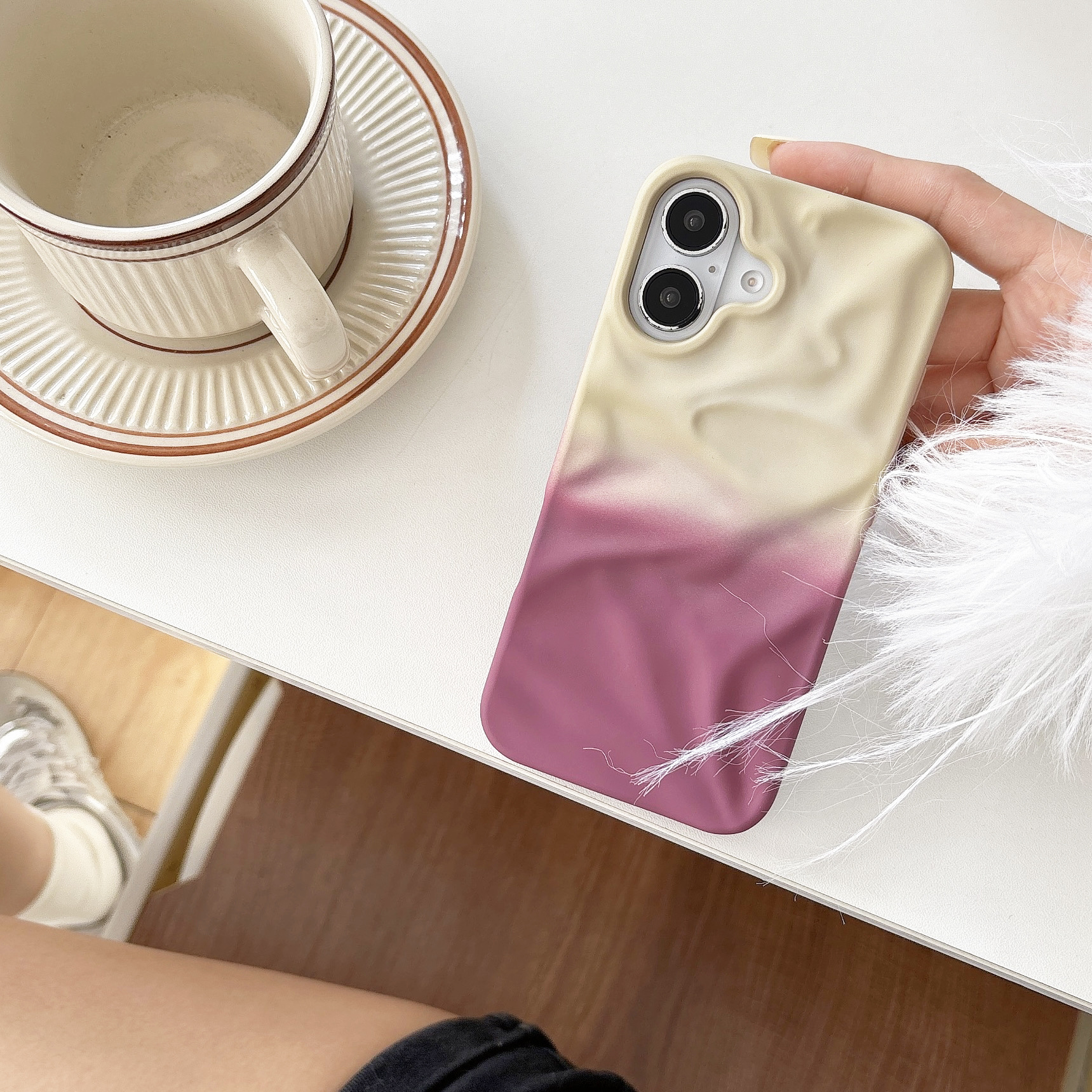 Gradient Antique White Purple