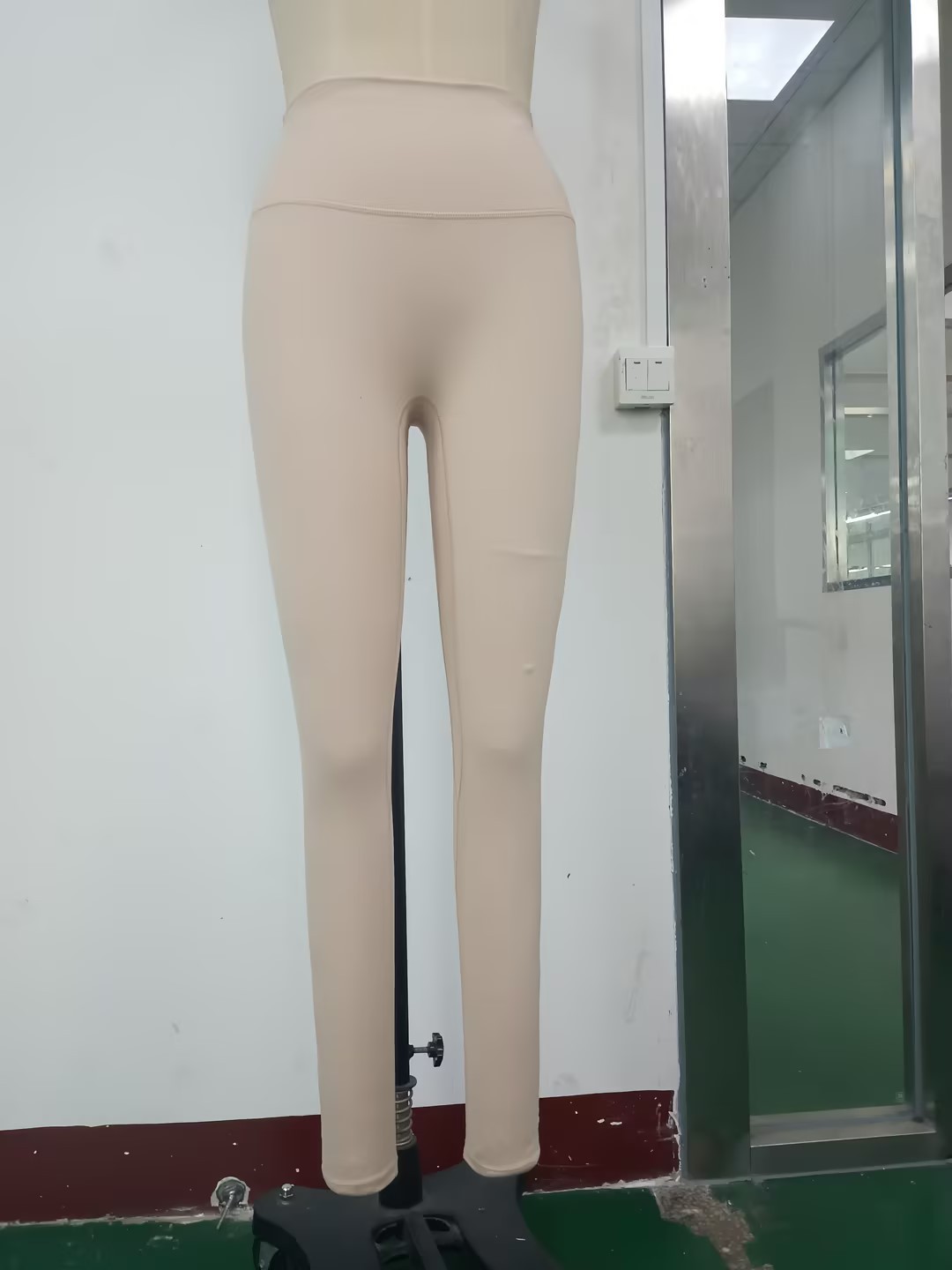 Nude T013