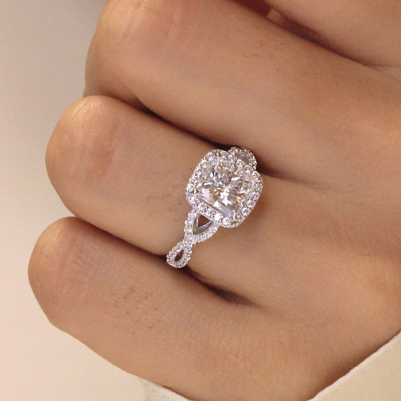 Q562 white gold