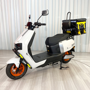最受欢迎的送货电动滑板车1500W/2000瓦电机高速72V 20AH/32AH铅酸电池滑板车带行李箱