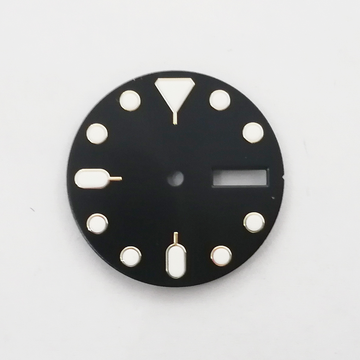 Negro (clavos de oro)