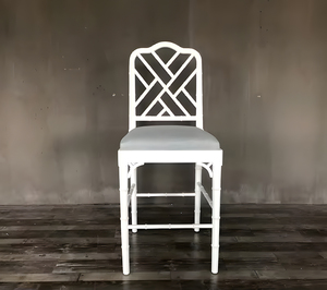 Chaise réglable en hauteur commerciale de bras de chêne pour la conception Chippendale de salle à manger de restaurant - Product Image 1