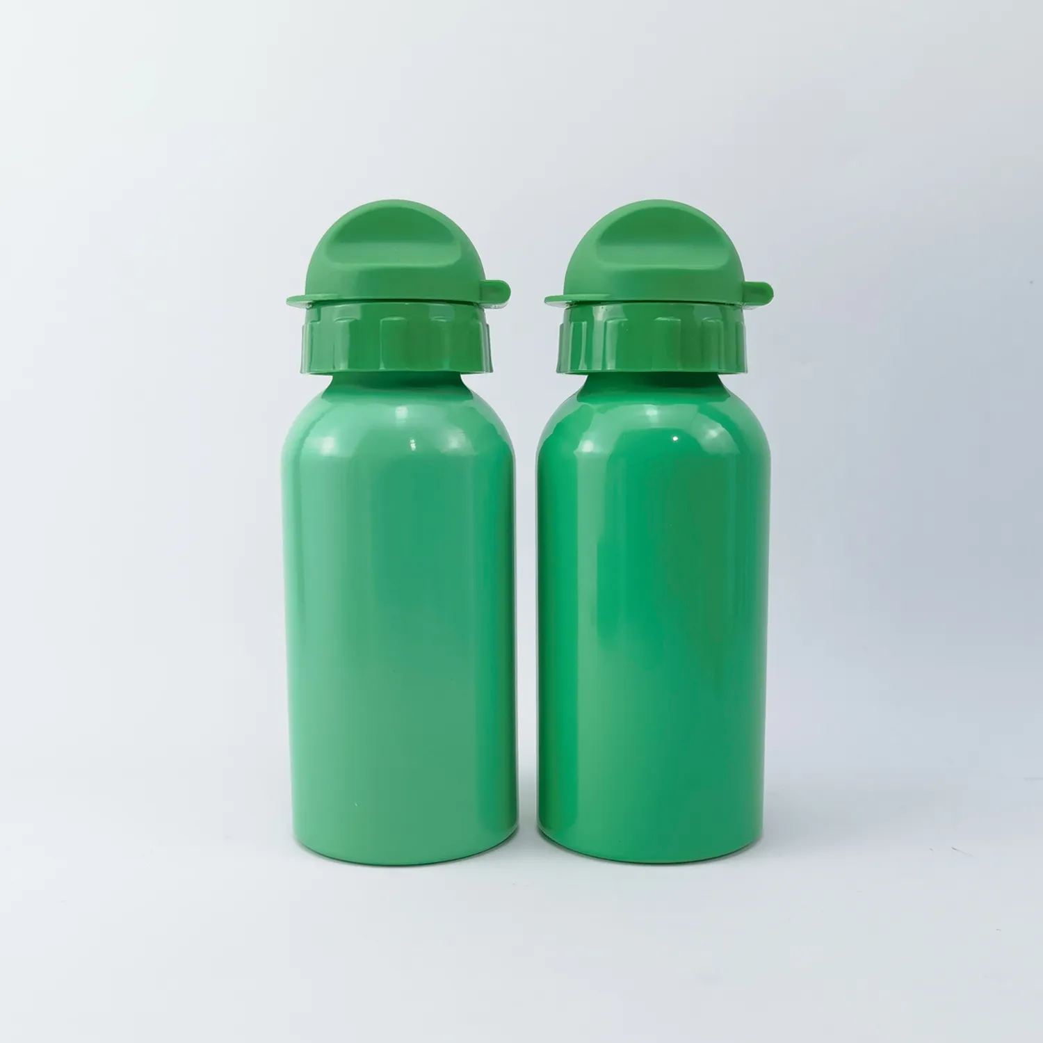 Bottiglia d'acqua sportiva in alluminio da 500ml bottiglia in alluminio bottiglia shaker sottovuoto in alluminio con Logo personalizzato