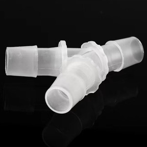 ポリプロピレン製の滑らかな表面プラスチックポンプチューブとパイプ継手を備えた3方向Y字型PPコネクタ - Product Image 3
