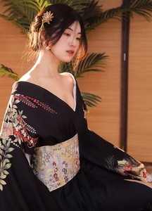 新款和服深色款式酷炫时尚女性日本礼服传统神女孩黑色连衣裙
