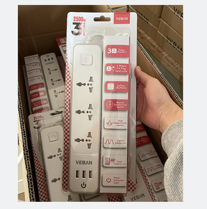 多电源板电涌保护器10A 13A多插头插座，带3个USB充电器2m 3m电脑电视通用延长线 - Product Image 1
