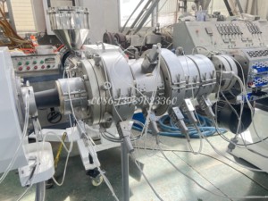 Hot Selling Glass Fiber PPR Tube <strong>Machine</strong> / <strong>Fiberglass</strong> PPR Pipe Making Extruder <strong>Manufacturer</strong>