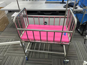 Sbct11 Trung Quốc giá thấp 304 thép không gỉ phòng khám bé cot bé có thể tháo rời giường sơ sinh bé cũi cho bệnh viện - Product Image 3