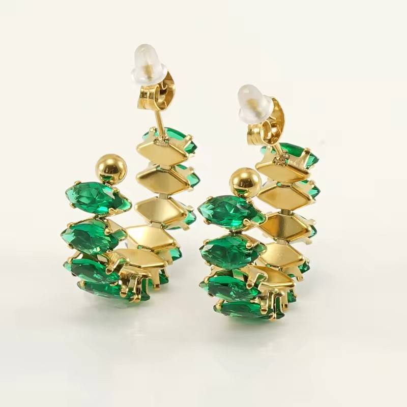 มรกต-ต่างหู