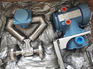 Stokta Emerson Micro Motion Coriolis 2700 1700 kütle akış ölçer HART ile Multivariable akış ve yoğunluk verici 4-20ma - Product Image 6
