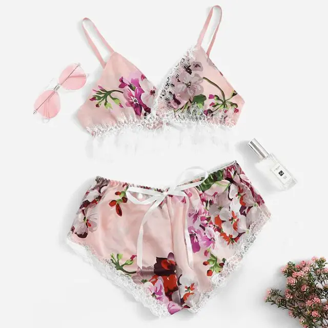 X764 lettera grafica all'ingrosso donne pigiama di seta di raso set reggiseno e pantaloncini floreali maturi set in biancheria intima da donna sexy