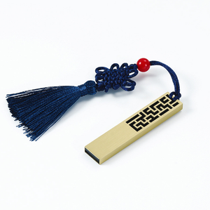 复古中式黄铜u盘简单金属设计，带窗花图案 - Product Image 4
