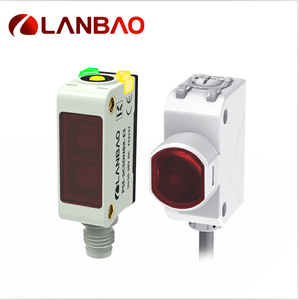 Filettatura a luce rossa a riflessione polarizzata e sensore fotoelettrico di forma quadrata per il rilevamento di oggetti luminosi Hilight - Product Image 2
