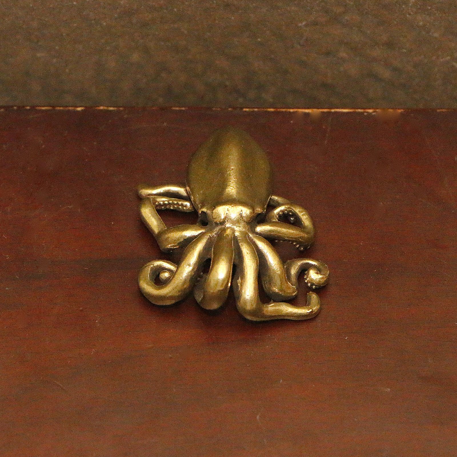 Ornement de poulpe coloré de grande taille