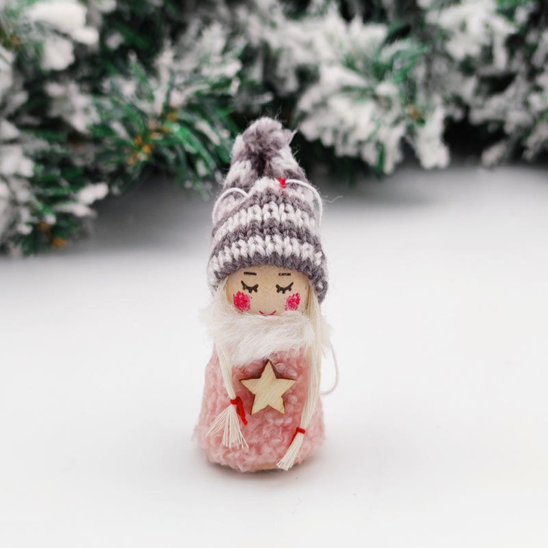 สาวน้อยสีชมพู