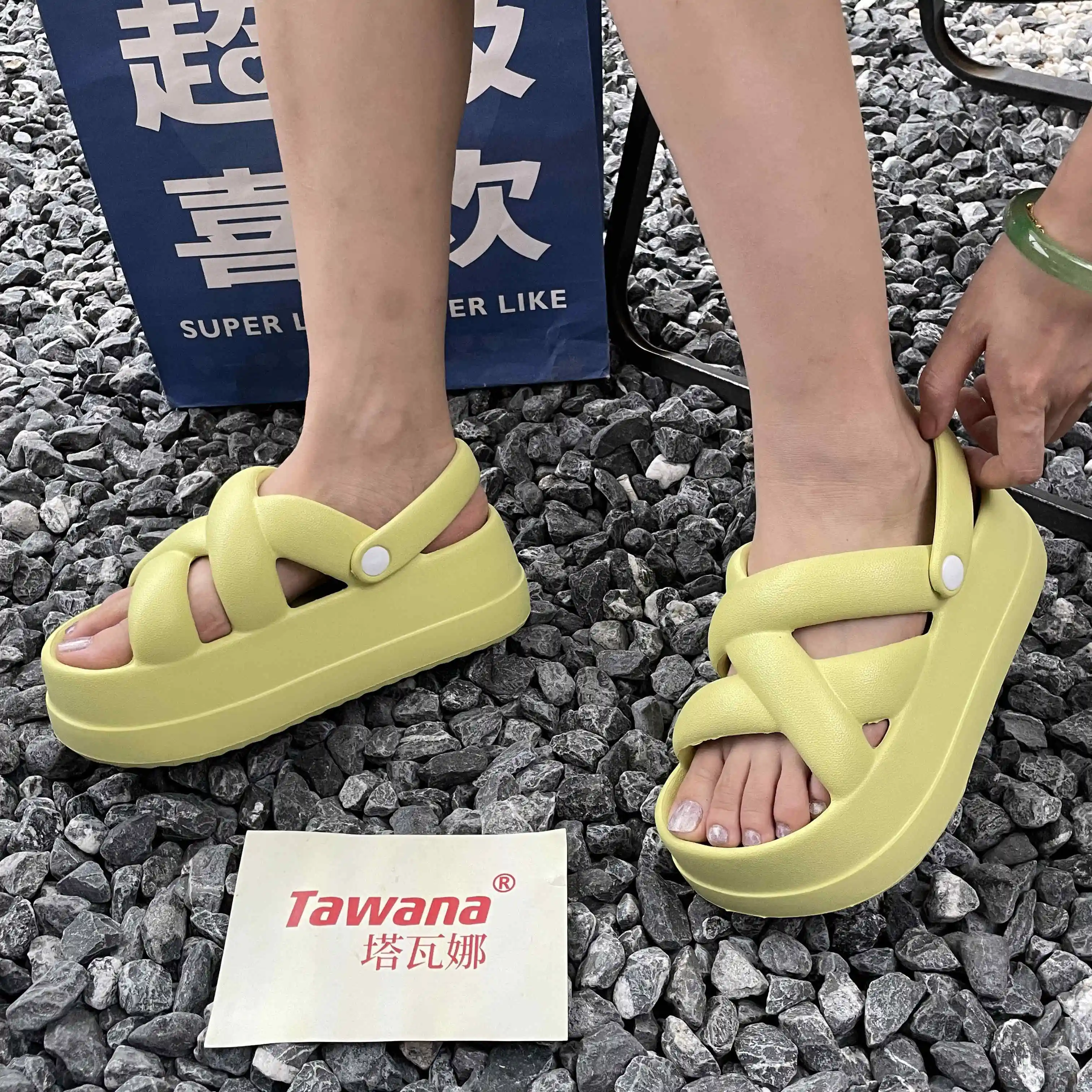 En iyi fabrika fiyat açık rahat EVA çapraz kayış kalın platformu bayanlar topuklu sandalet eva terlik kadınlar için sandalet