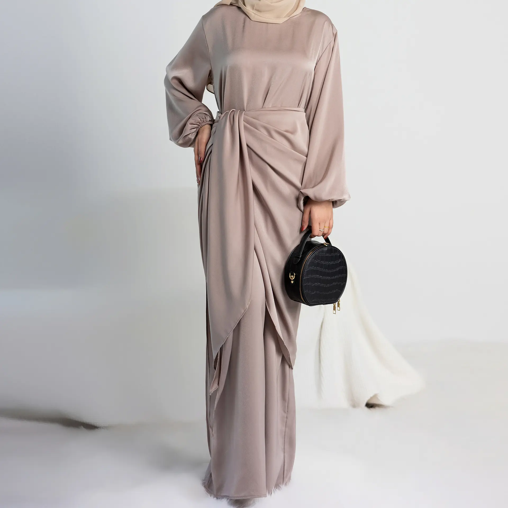 2023 indonésie vêtements en gros musulman dubai turc satin robe féminine deux pièces couleur unie robe abaya