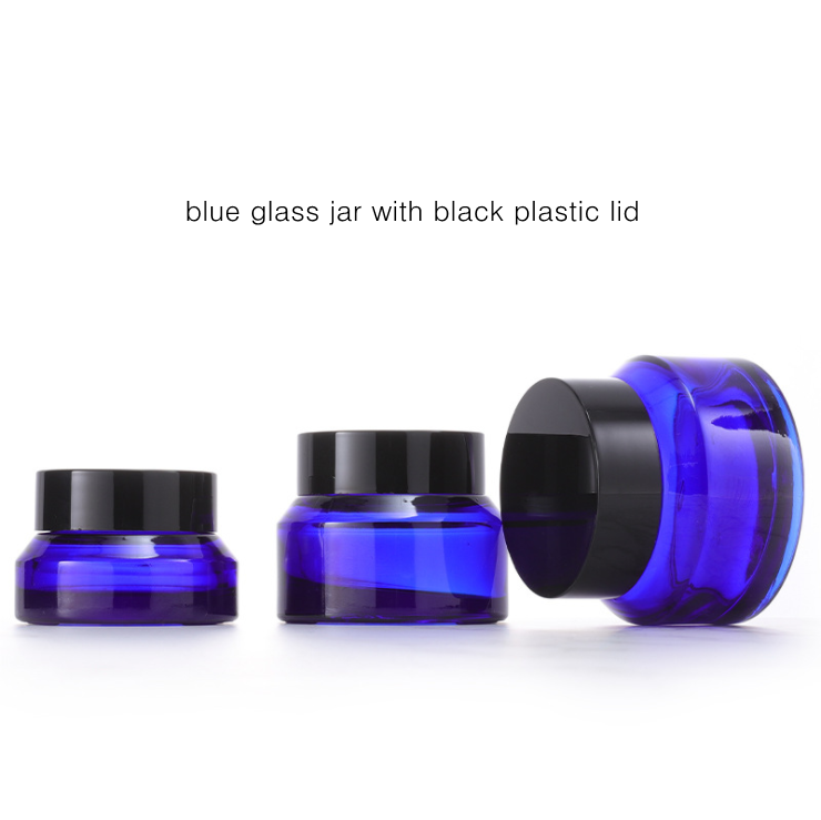 Pot en verre bleu