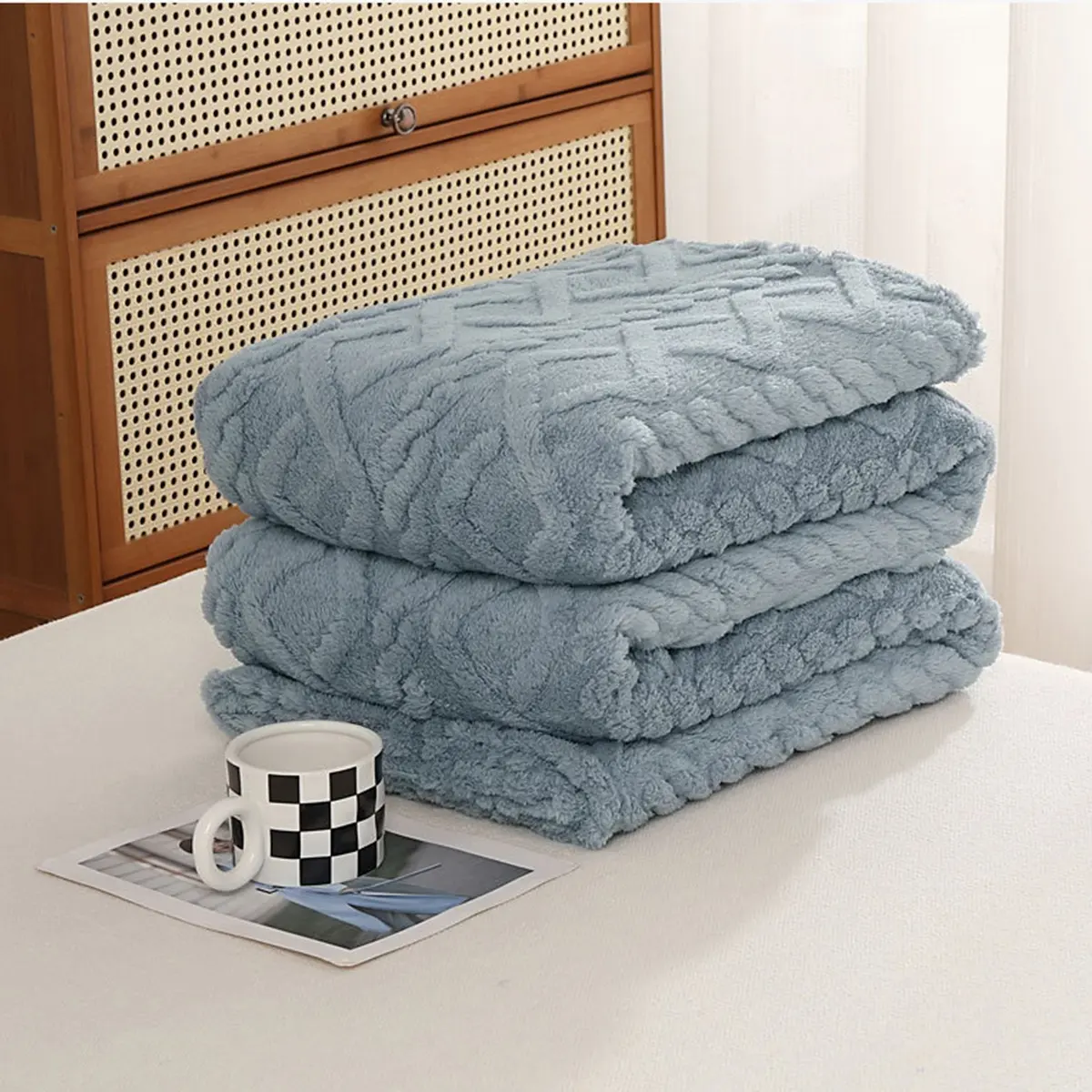 2023 New Ins Style Soft Cozy Fleece Blankets Wholesale Mink Blankets 100% Polyester Blanket