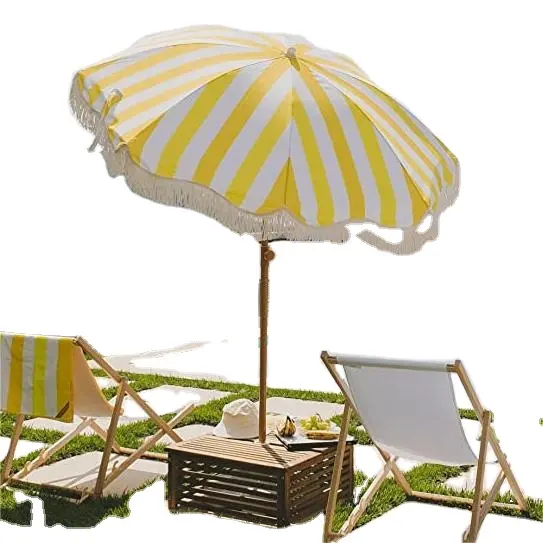 Parapluie en bois de patio extérieur avec poteau en bois de hêtre allemand classique pour les occasions de fête de café de plage de mariage de jardin