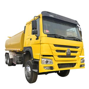 Sinotruk Howo iyi durumda 6x4 10 lastik 20000L yağ tankı kamyonu kullanılır