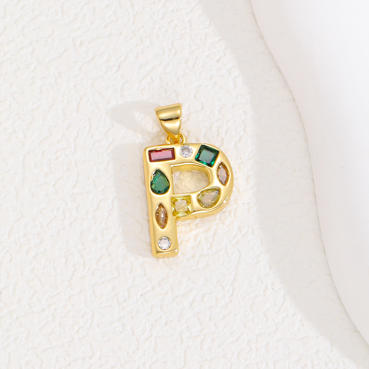 P (pendentif unique)