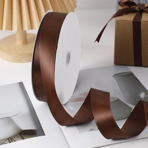 2 Inch Designer Tecido <span class=keywords><strong>Bulk</strong></span> Brown Cor 100 jardas Shibori Fita De Cetim De Seda para Envolvimento De Flores