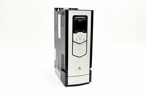 ACS880-04-585A-3 originale di alta qualità + E200 + E208 PLC Servo Drive PAC controller dedicati per la programmazione PLC