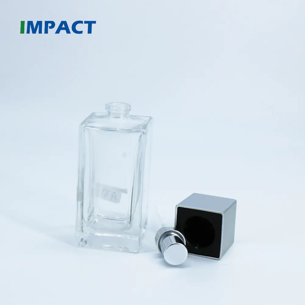 50ml cosmétique de luxe chine grossiste bouteille de parfum en verre carré avec aluminium couvercles argentés pour usage cosmétique