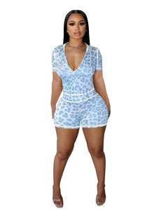 Kadın leopar baskı 2 parça Set 2025 yaz eşofman kapşonlu mahsul ceket ve kısa pantolon streç Fit eşleştirme Suit - Product Image 3