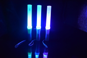Vendita calda personalizzata senza fili Glow Stick & braccialetto per concerti feste Diwali Ramadan telecomando programmabile - Product Image 5