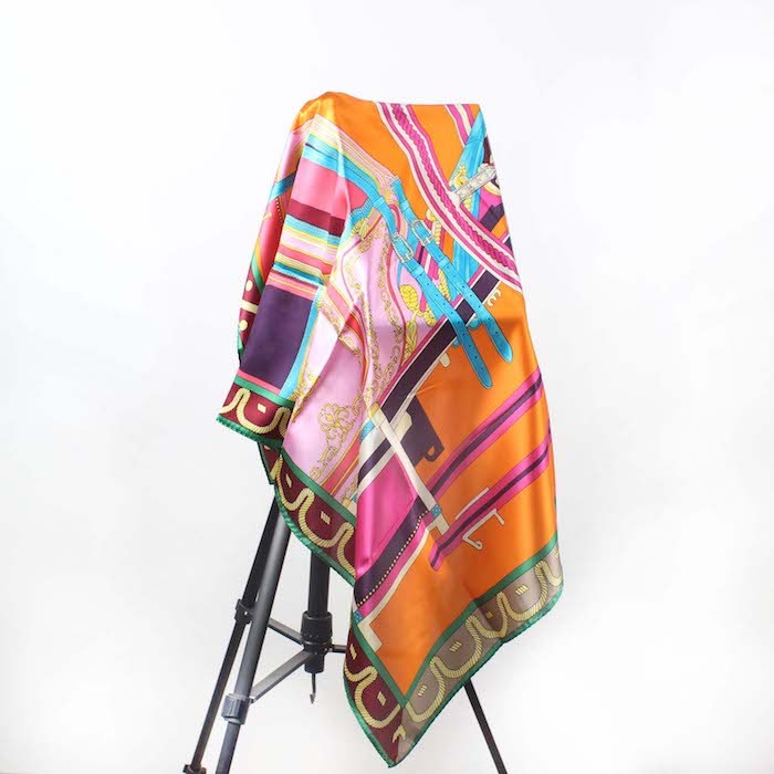 161 Dimensioni: 90*90 cm