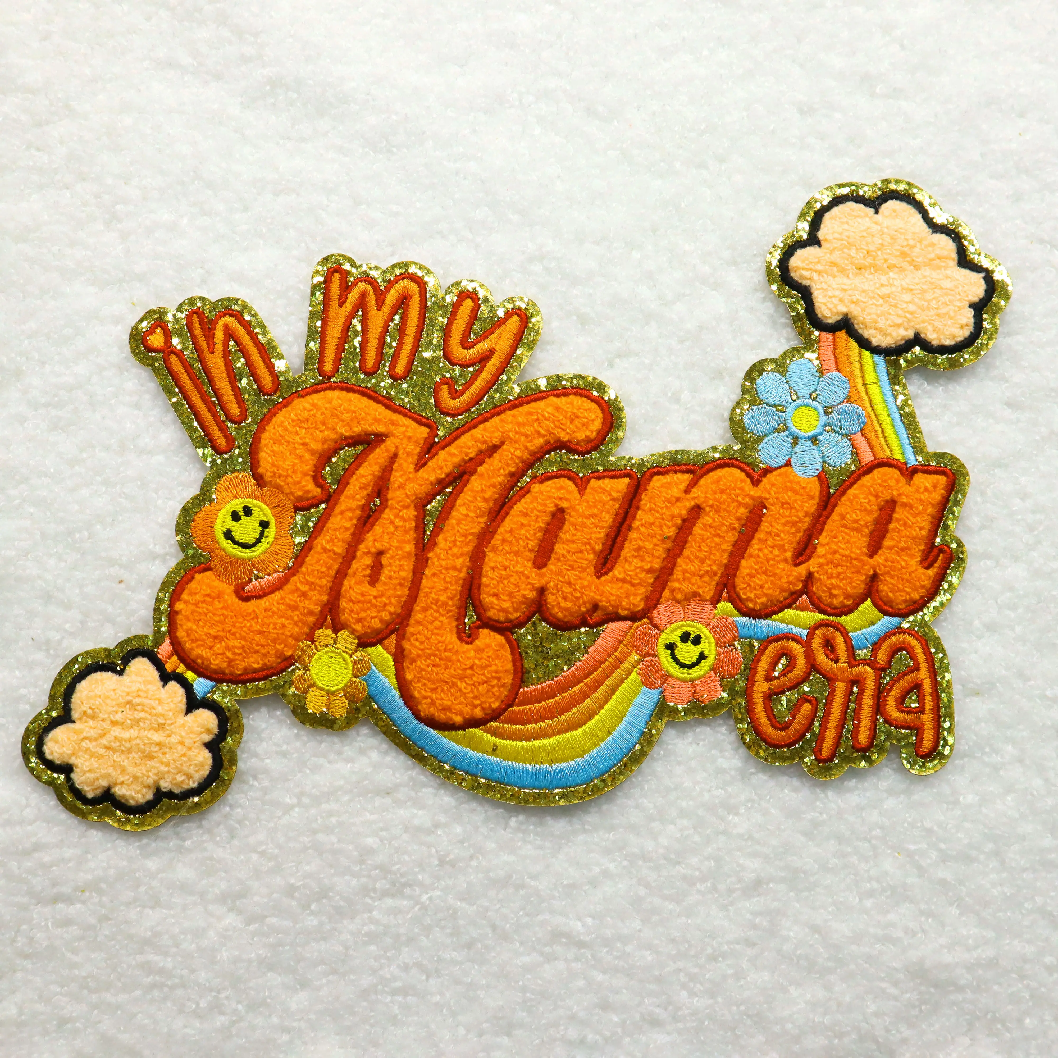 بالجملة تطريز لطيف زهور ماما شعار تصميم ماما بريق الحروف الحديد على الربيع تشنيلات رقعات للملابس