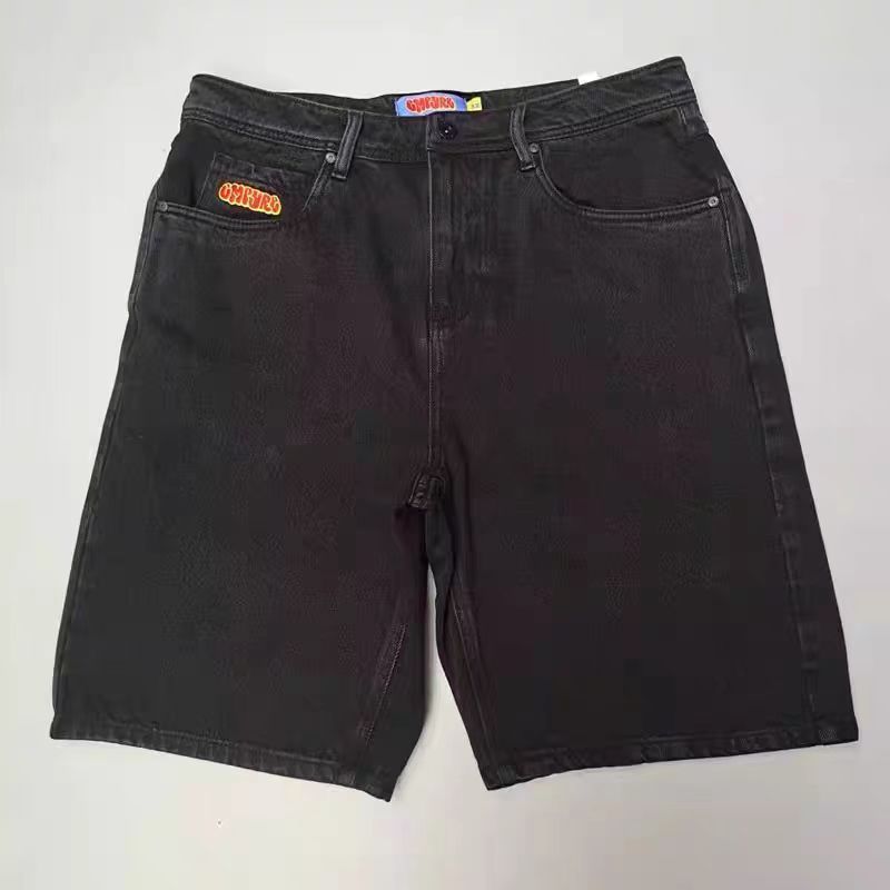 D32 black