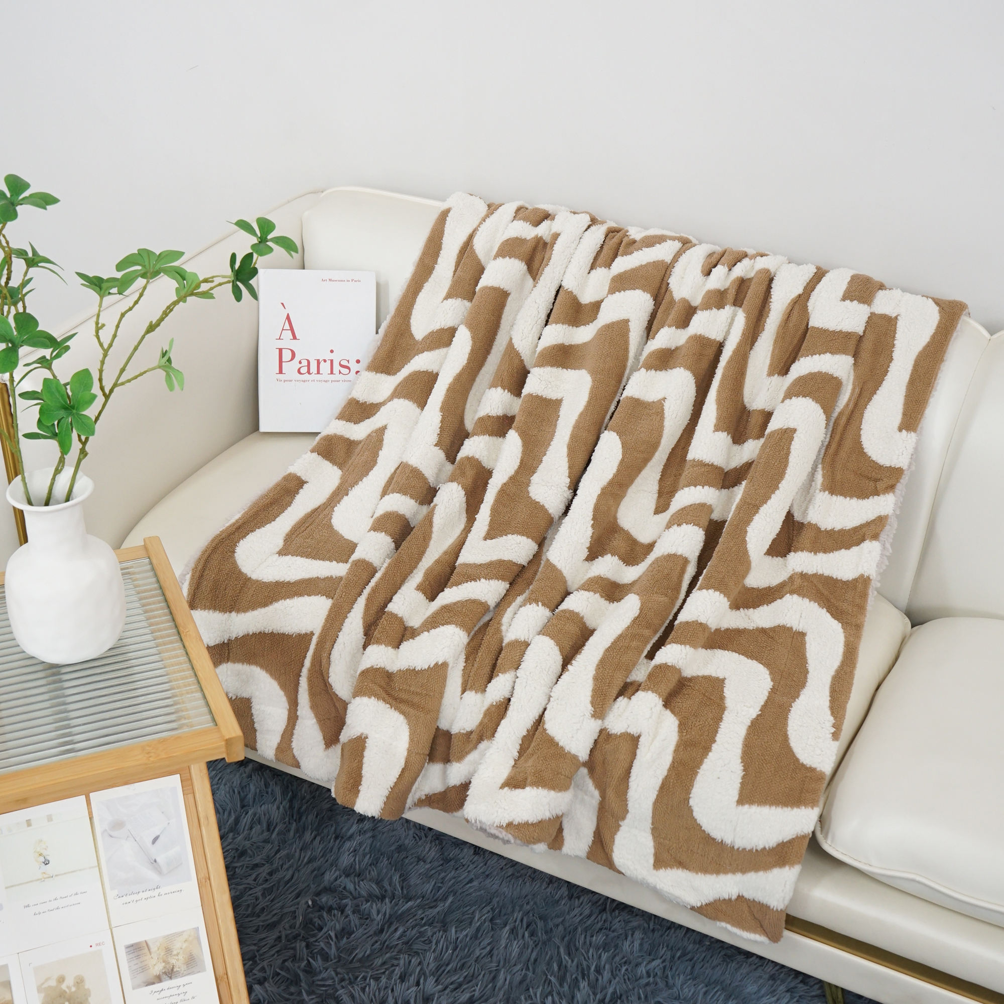 สีน้ำตาล