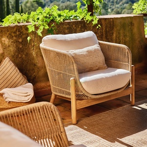 كرسي حديث فاخر بحبل واحد للفناء أريكة خارجية أثاث خشبي للفنادق أريكة للحدائق - Product Image 1