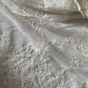 2017完美的花卉设计面料，配有花艺刺绣