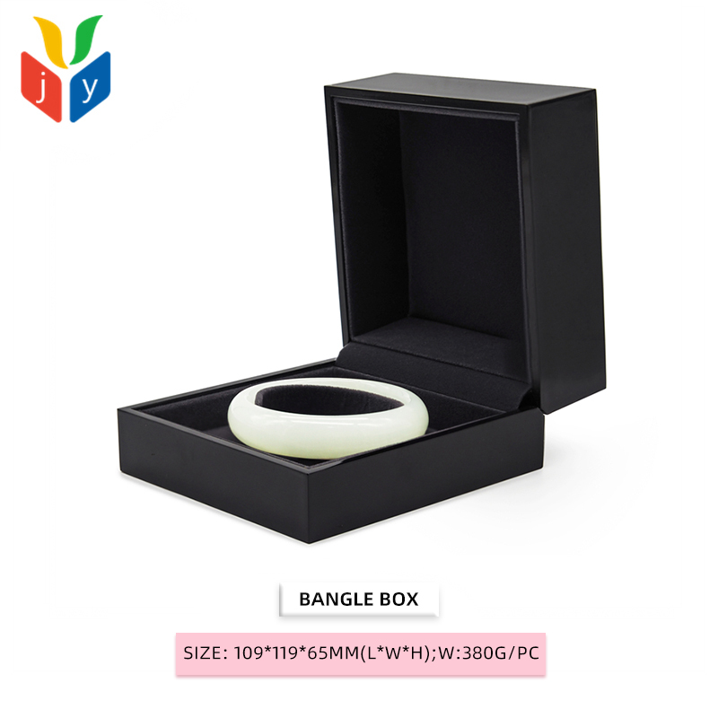 Caja de brazalete negro