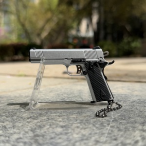 1:3 ölçekli Mini Gun anahtarlık, alaşım tabanca modeli ile yükseltilmiş Kimber 1911 tasarım, olmayan ateşleme el yapımı tahsil oyuncak yetişkinler için - Product Image 6