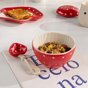PELITA高級食器セット子供用漫画かわいいセラミックマッシュルームボウルプレート食器セット
