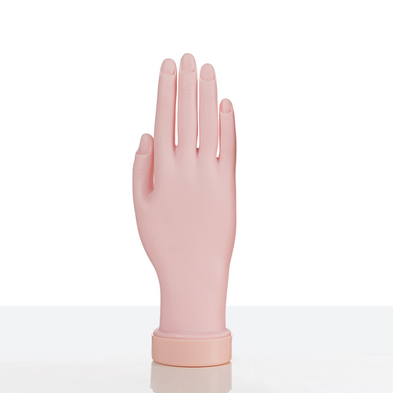 La mano derecha no está doblada.