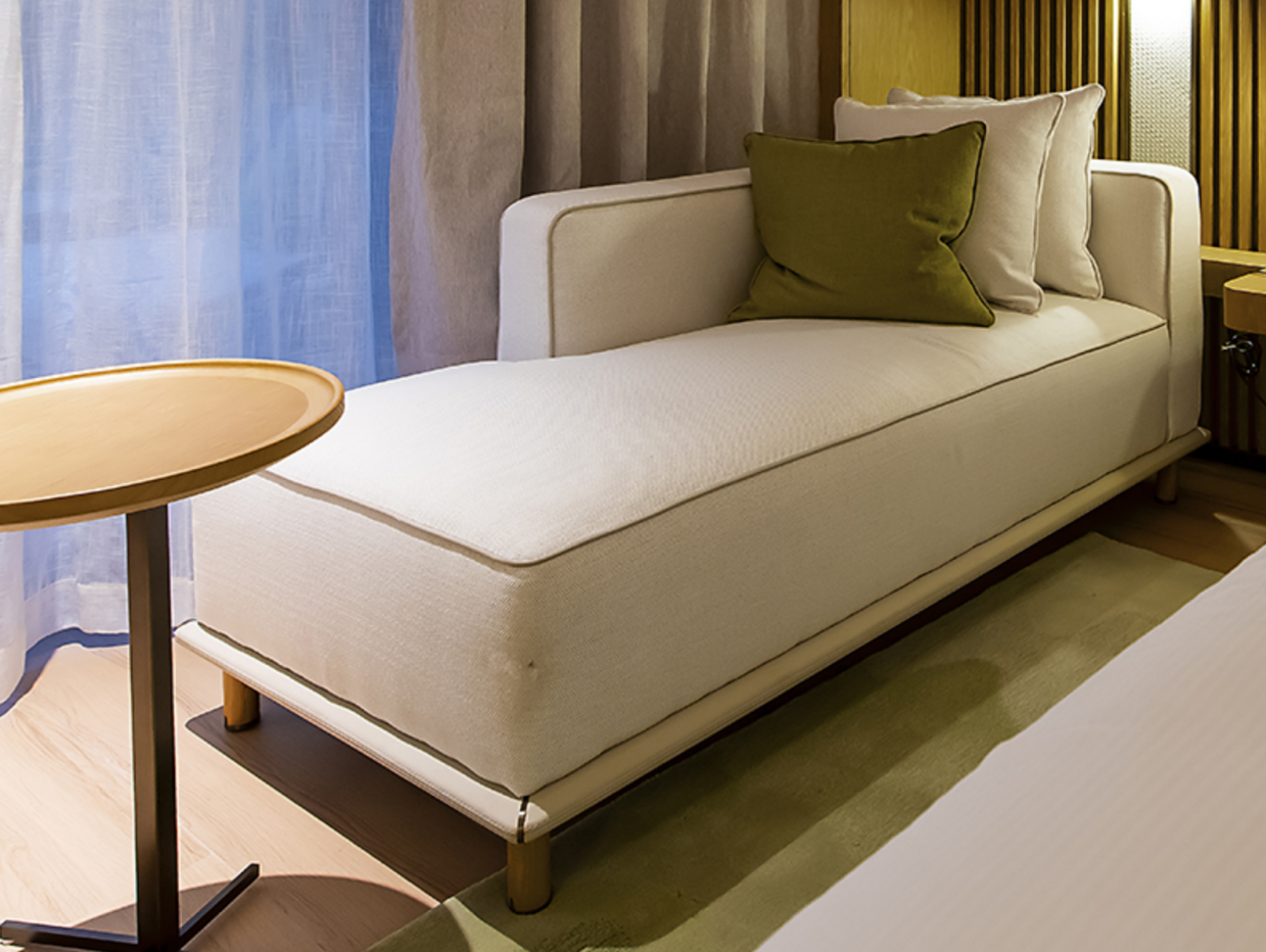 Chaise longue