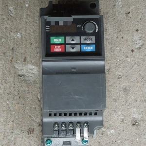 Nuovo originale Ready VFD007EL21A magazzino automazione industriale PLC Controller di programmazione - Product Image 1