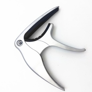 OEM all'ingrosso nuovo arrivo materiale in lega di zinco Capo accessorio logo personalizzato colore della chitarra Capo per 6 strumenti a corda