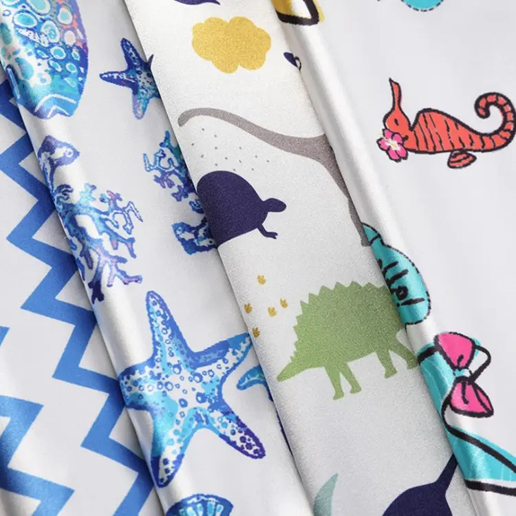 Çocuk pijama için polyester saten baskılı ipek kumaş
